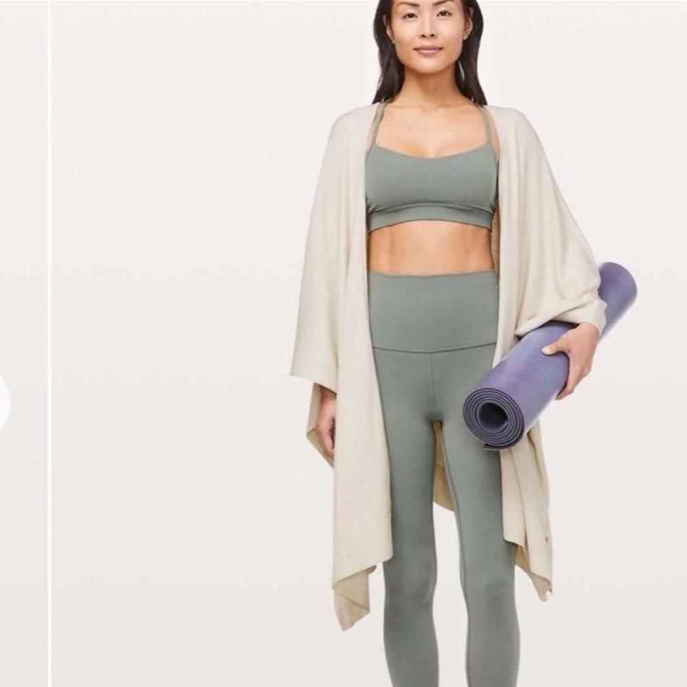 Lululemon free to coast wrap